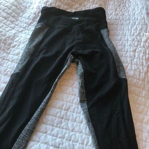 STRUT THIS black and gray leggings with mesh XS